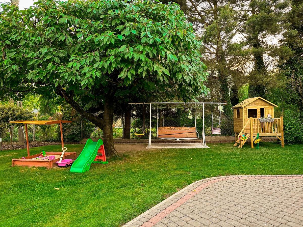 Apartamenty 72 - Agroturystyka Wola Pekoszewska Exterior foto